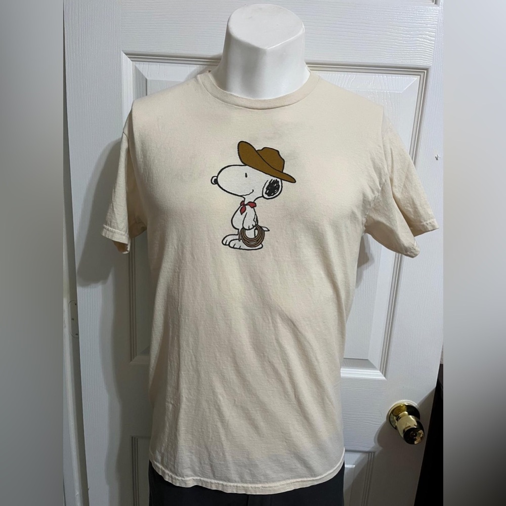 (22) Peanuts Men’s Cream T-Shirt